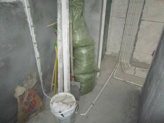 水、电管开槽施工