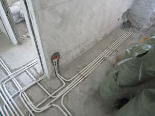 水、电管开槽施工