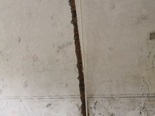 水、电管开槽施作