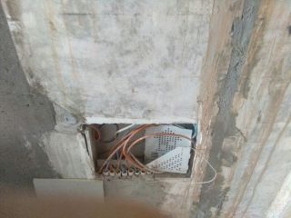水、电管开槽施作