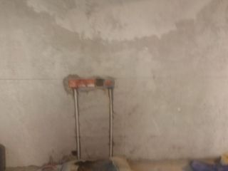 水、电管开槽施作