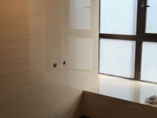 厨房、卫生间墙砖施作