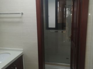 成品门及墙纸铺贴