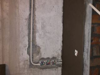 水、电管开槽施工