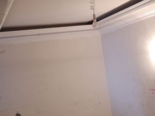 现场背景墙及隔墙施作