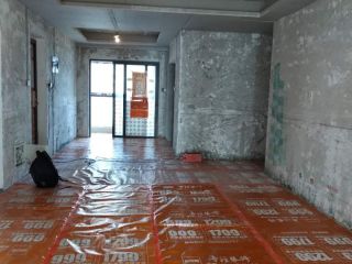 地砖铺贴及地面找平施作