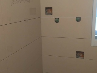 厨房、卫生间墙砖施作