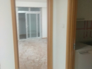 套装门、踢脚线安装