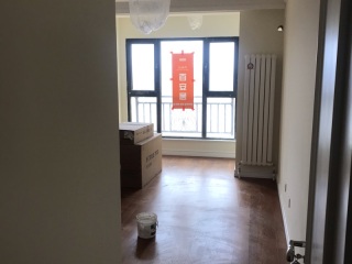 成品门及墙纸铺贴