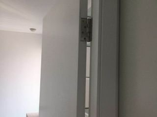 成品门及墙纸铺贴