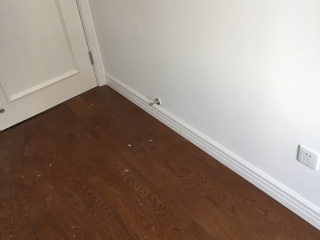 套装门、踢脚线安装