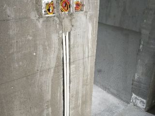 水、电管开槽施作