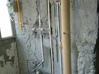 水、电管开槽施作
