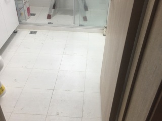 套装门、踢脚线安装