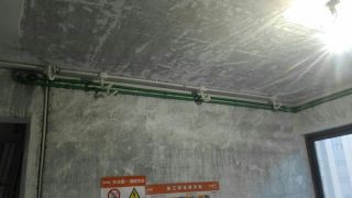 水、电管开槽施工
