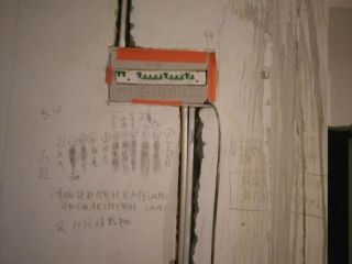 强、弱电布管，穿线施作