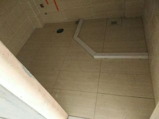 地砖铺贴及地面找平施作