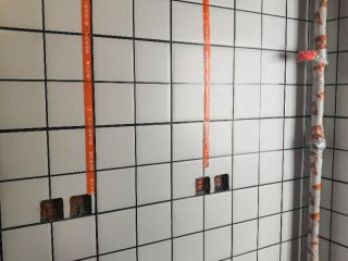 厨房、卫生间墙砖施作