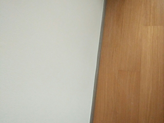 套装门、踢脚线安装
