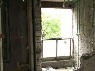 地砖铺贴及地面找平施作
