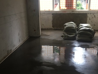 地砖铺贴及地面找平施作