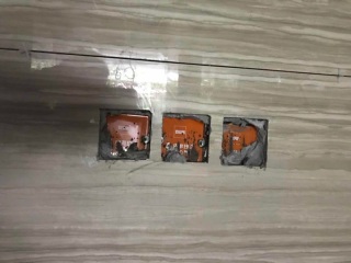厨房、卫生间墙砖施作