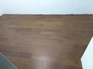 实木复合地板铺设