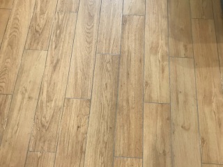 地砖铺贴及地面找平施作