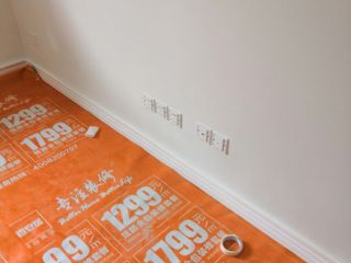 套装门、踢脚线安装