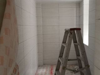 厨房、卫生间墙砖施作