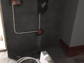 水、电管开槽施工