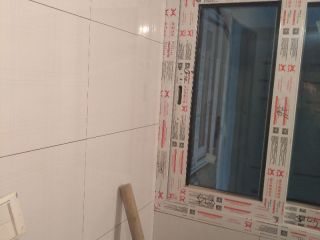 厨房、卫生间墙砖施作