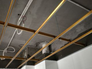 集成吊顶及橱柜柜体安装