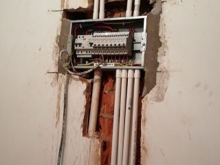 强、弱电布管穿线
