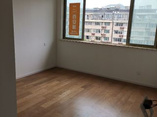 实木复合地板铺设
