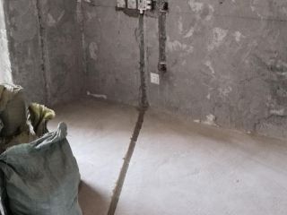 水、电管开槽施工