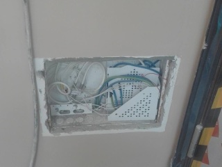 强、弱电布管，穿线施作