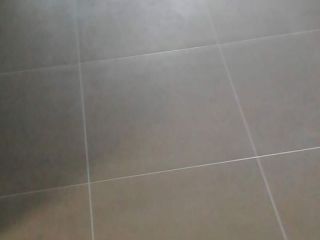 地砖铺贴及地面找平施作