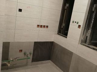 地砖铺贴及地面找平施作