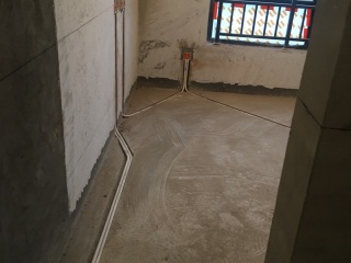 水、电管开槽施工