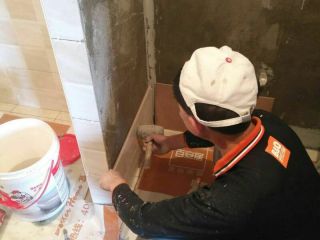 地砖铺贴及地面找平施作