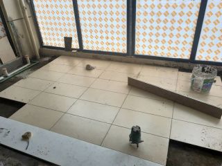 地砖铺贴及地面找平施作