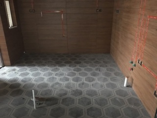 地砖铺贴及地面找平施作