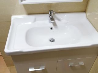 橱柜台面及台盆柜安装