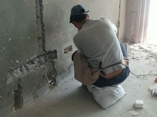 水、电管开槽施工