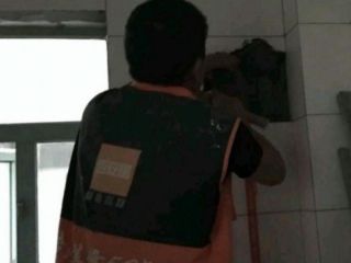 厨房、卫生间墙砖施作