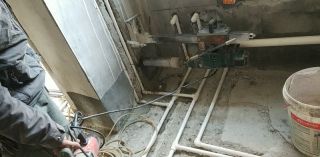 水、电管开槽施作