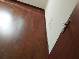 套装门、踢脚线安装