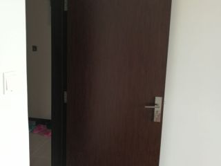 套装门、踢脚线安装