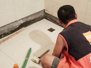 厨房、卫生间墙砖施作